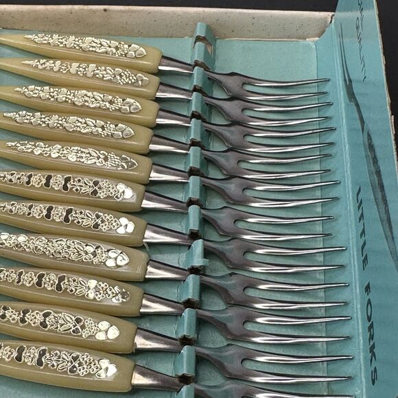 Vintage Little Fork Stainless Steel White Relish & Hors D'Oeuvre Fork Set of 11 - Picture 4 of 9